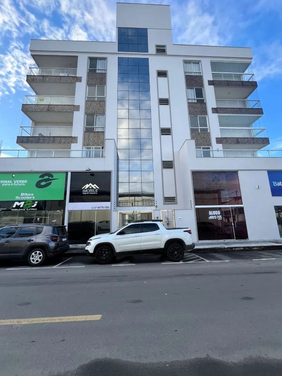 Alugo apartamento no Conceição com 03 quartos, 01 suíte.