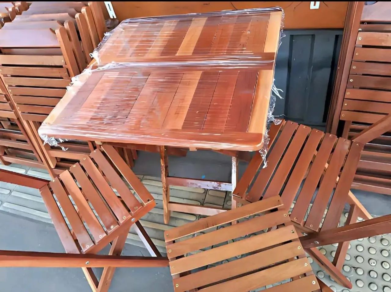 "Mesas de Madeira para Espaços Comerciais - Alta Qualidade!" - Foto 3