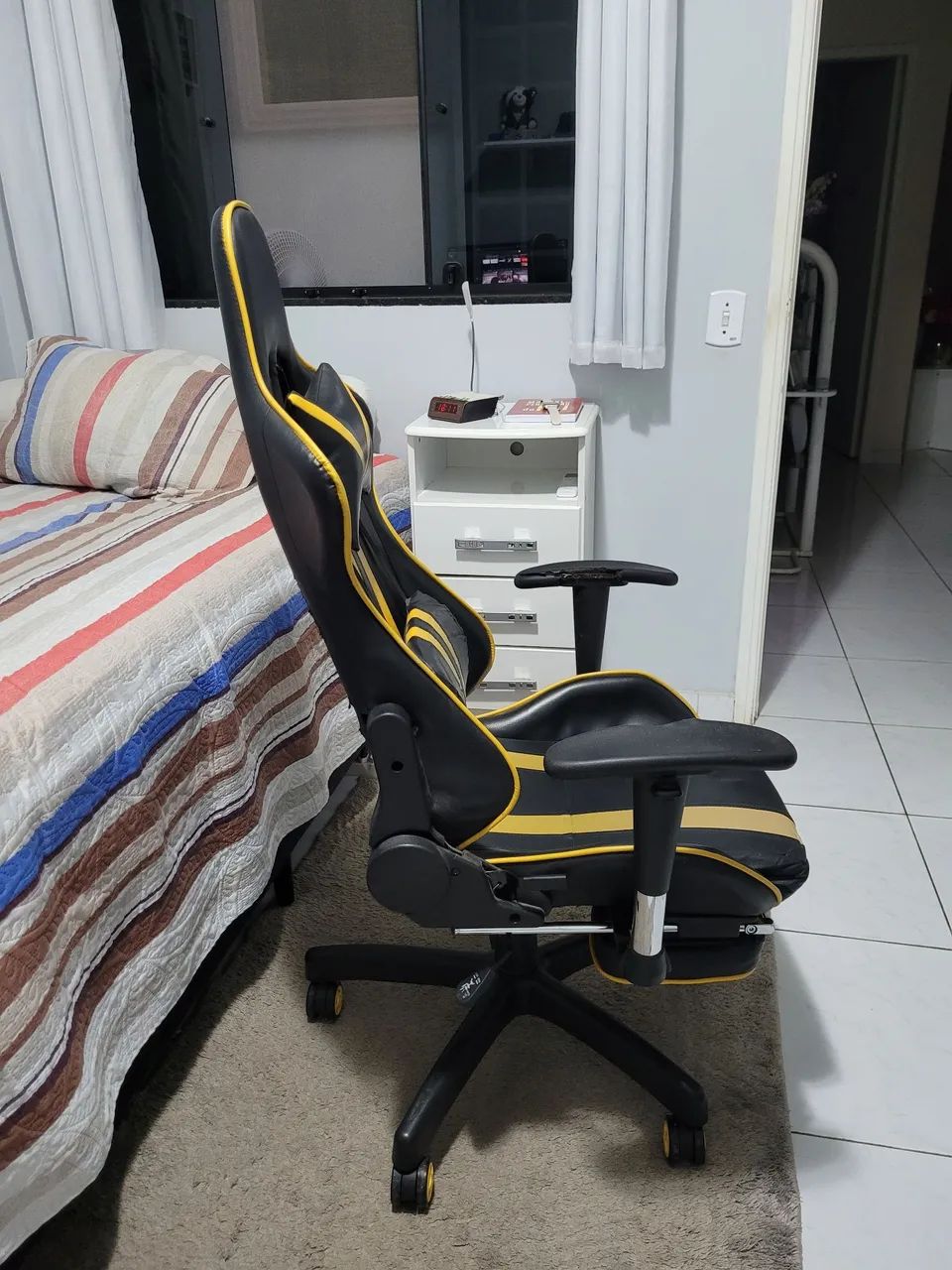 Cadeira Gamer reclinável com apoio para os pés - Foto 2