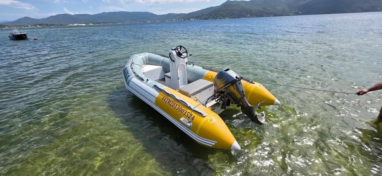 Barco Inflável 4,20m com Motor Yamaha 20HP + Carreta - Pronto para o Lazer!!