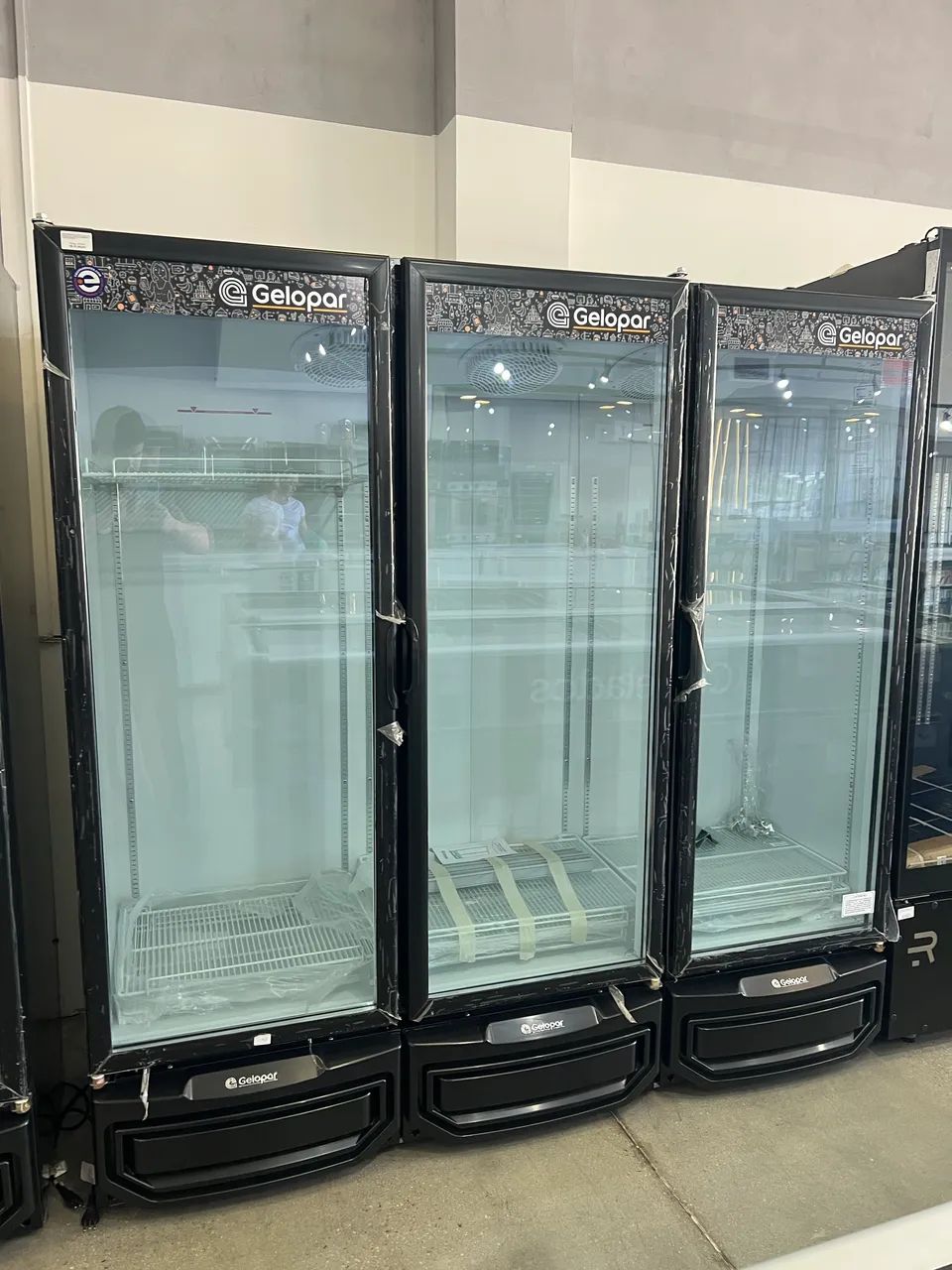 Cervejeira 3 portas Gelopar linha conveniência pronta entrega 