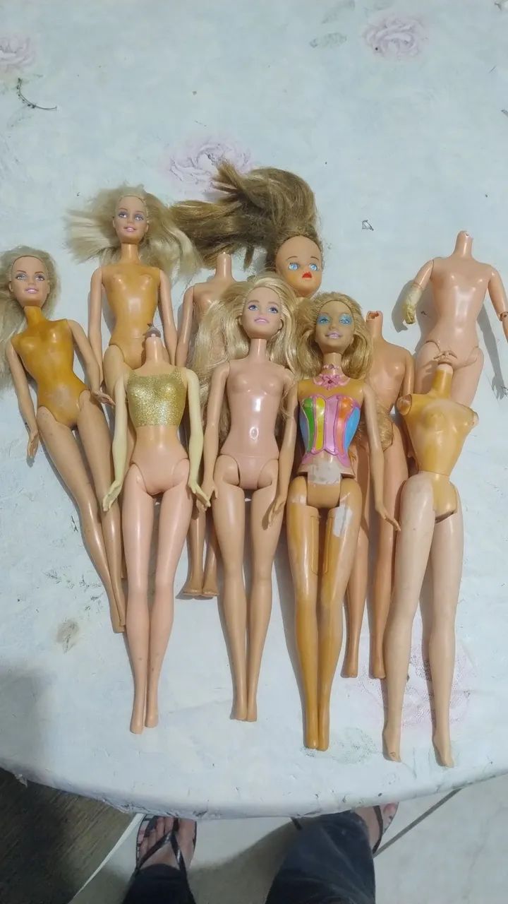Lote de Barbies Mattel pra reaproveitamento 