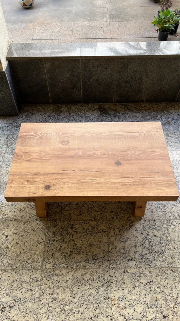 Mesa de centro em madeira