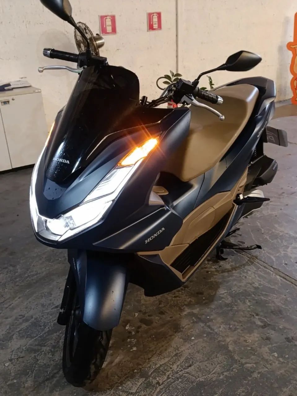 PCX DLX 2024 muito nova