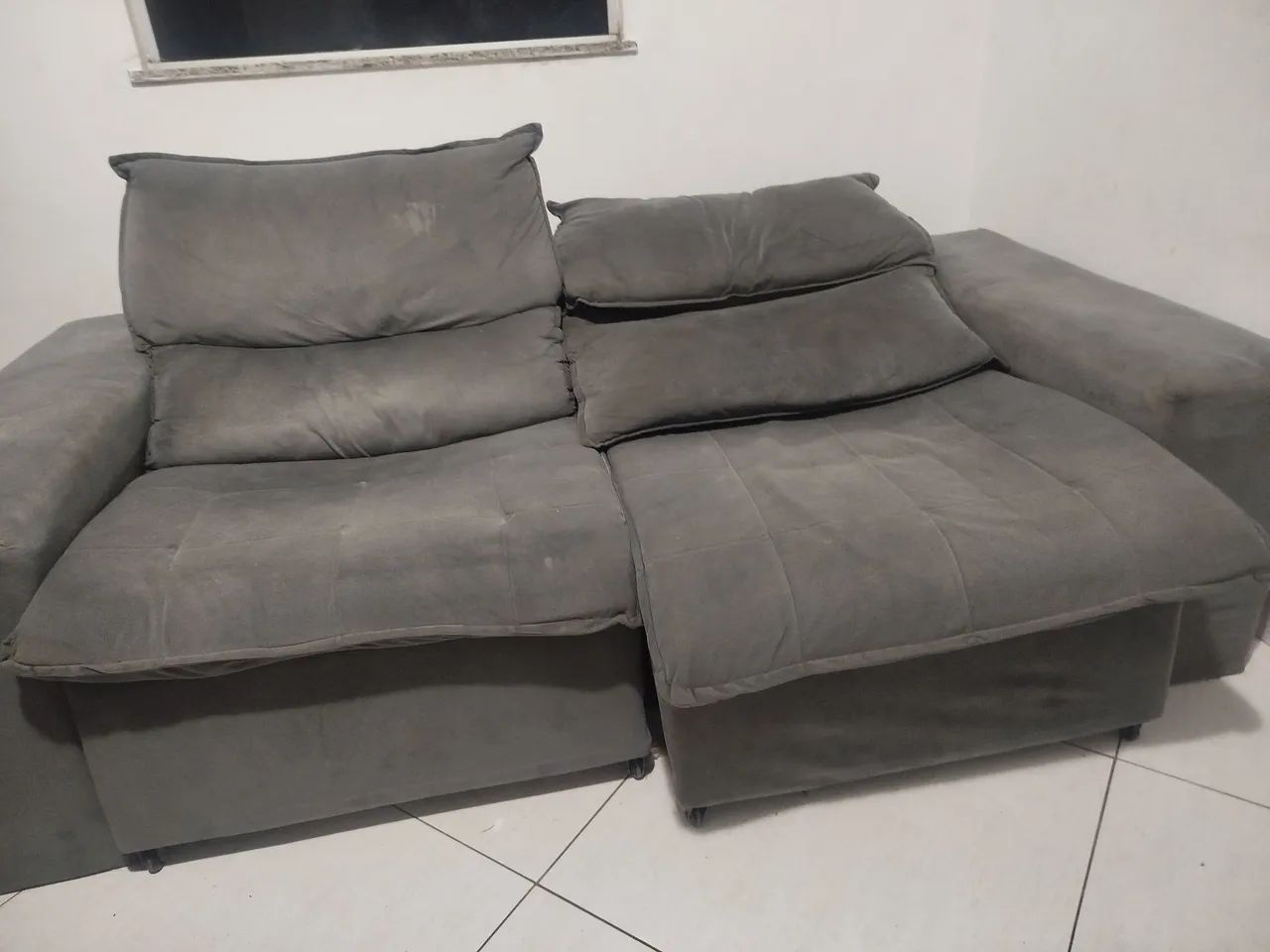 Sofa retrátil e reclinável 