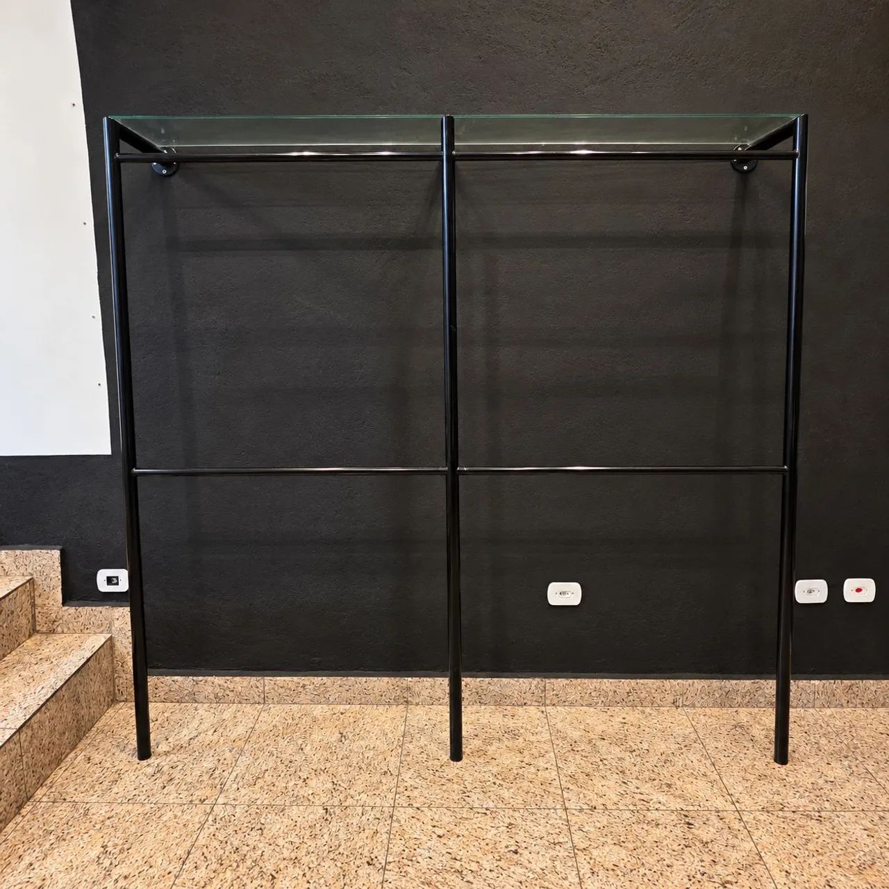 Kit Conjunto 2 Araras Comerciais Parede/Piso 2m com Vidro - Foto 5