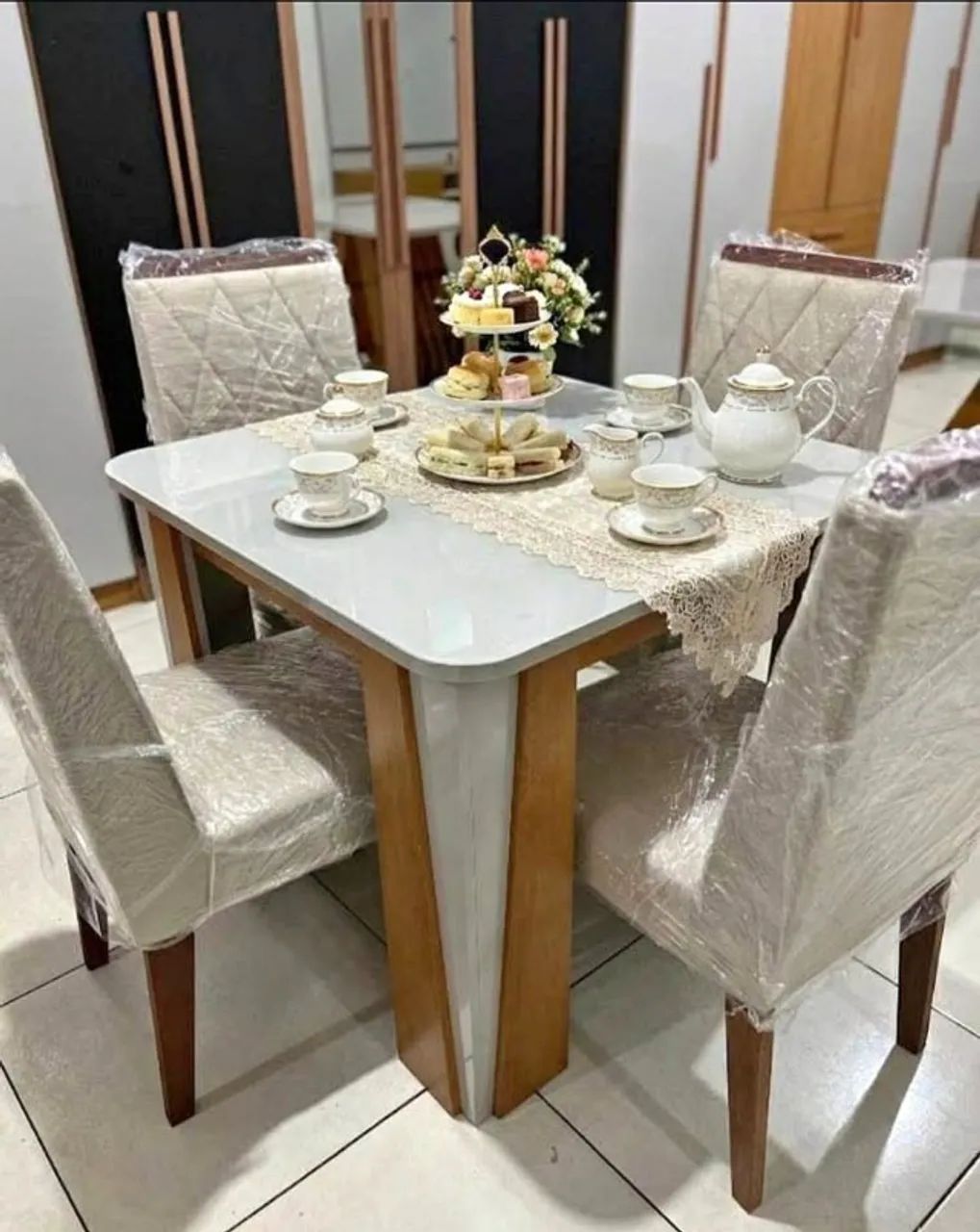 Mesa de jantar completa com mega promoção
