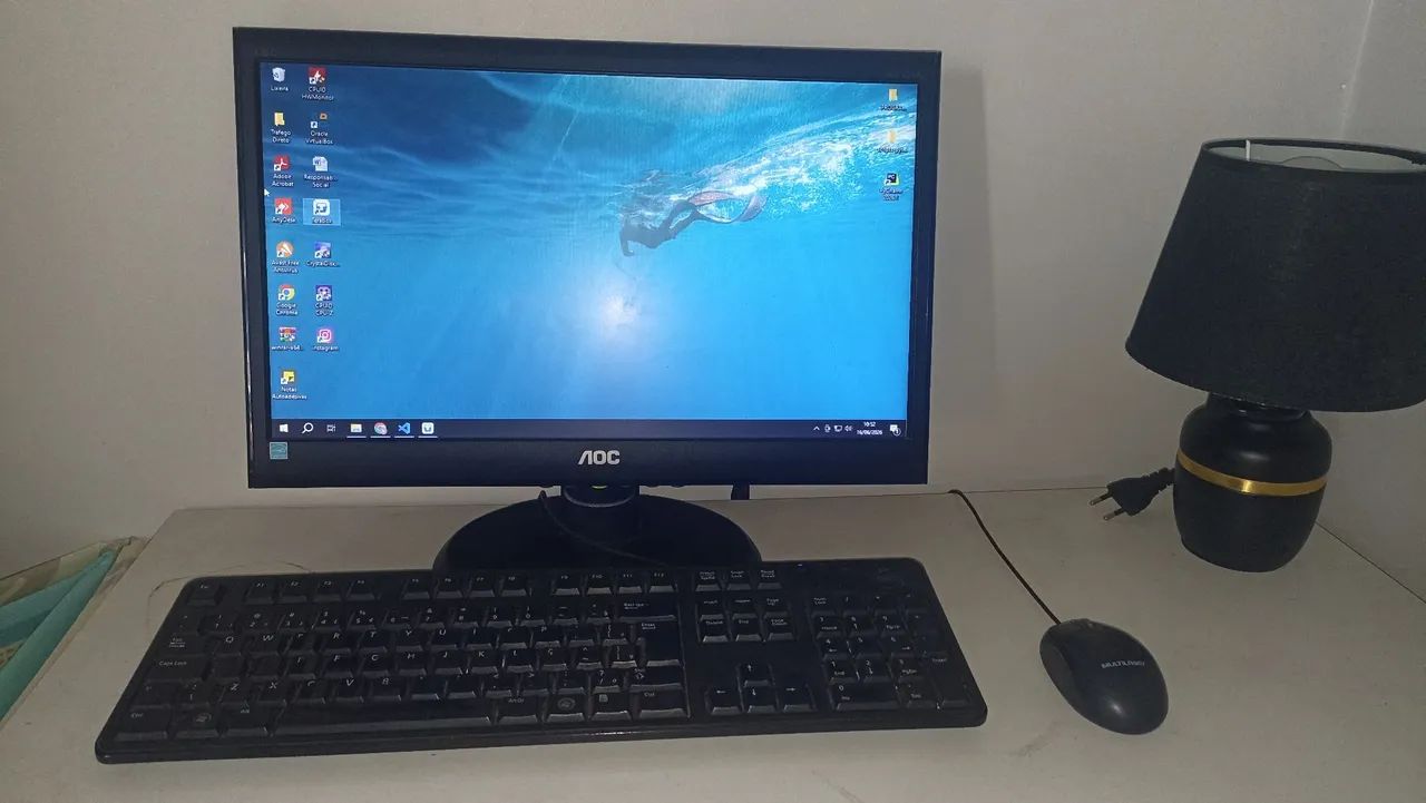 COMPUTADOR COMPLETO + MESA - Foto 2