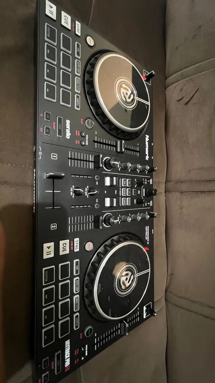 Controladora de DJ numark mix traço pro fx - Foto 3