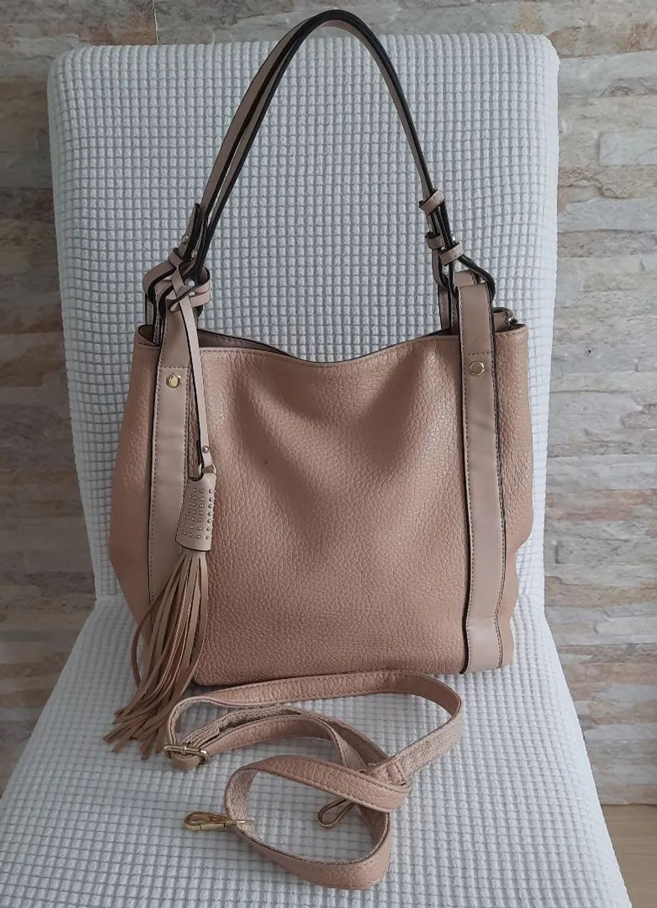 Bolsa bege de mão com alça adiciobal
