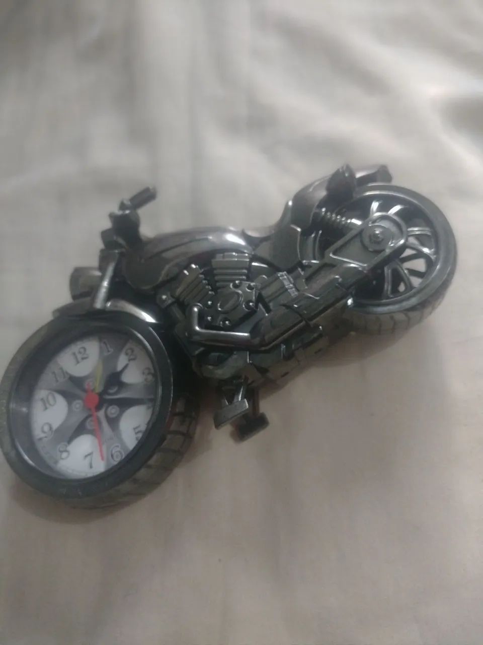 Relógio despertador de moto 