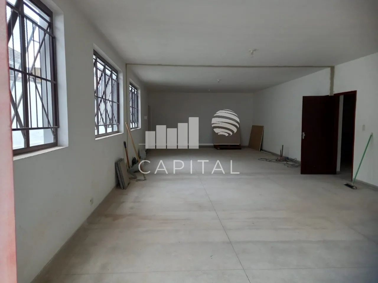 Sala Comercial No Centro de Jandira Para Locação