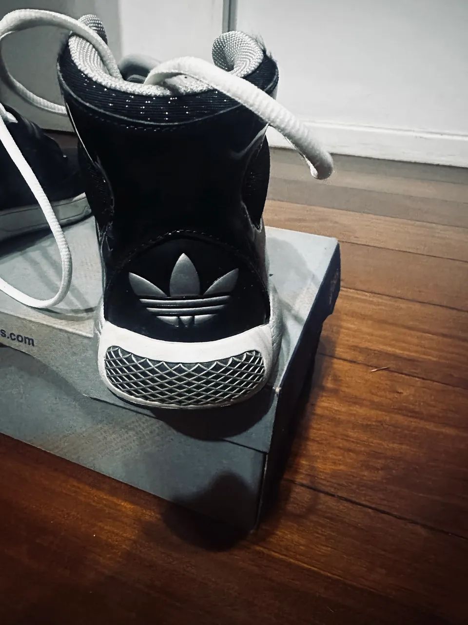 Tênis Adidas 