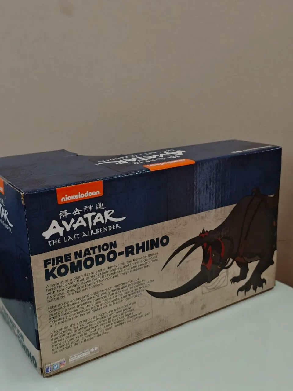 Fire nation komodo-rhino avatar MacFarlane toys  - Foto 4
