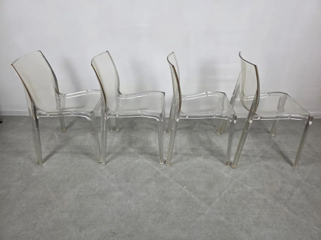 Conjunto de 4 cadeiras em acrílico  - Foto 3