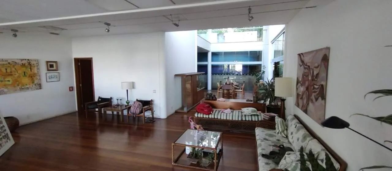 EXCLUSIVIDADE E SOFISTICAÇÃO NO JARDIM PERNAMBUCO | LEBLON | 730 M² | 4 QUARTOS | 2 SUÍTES
