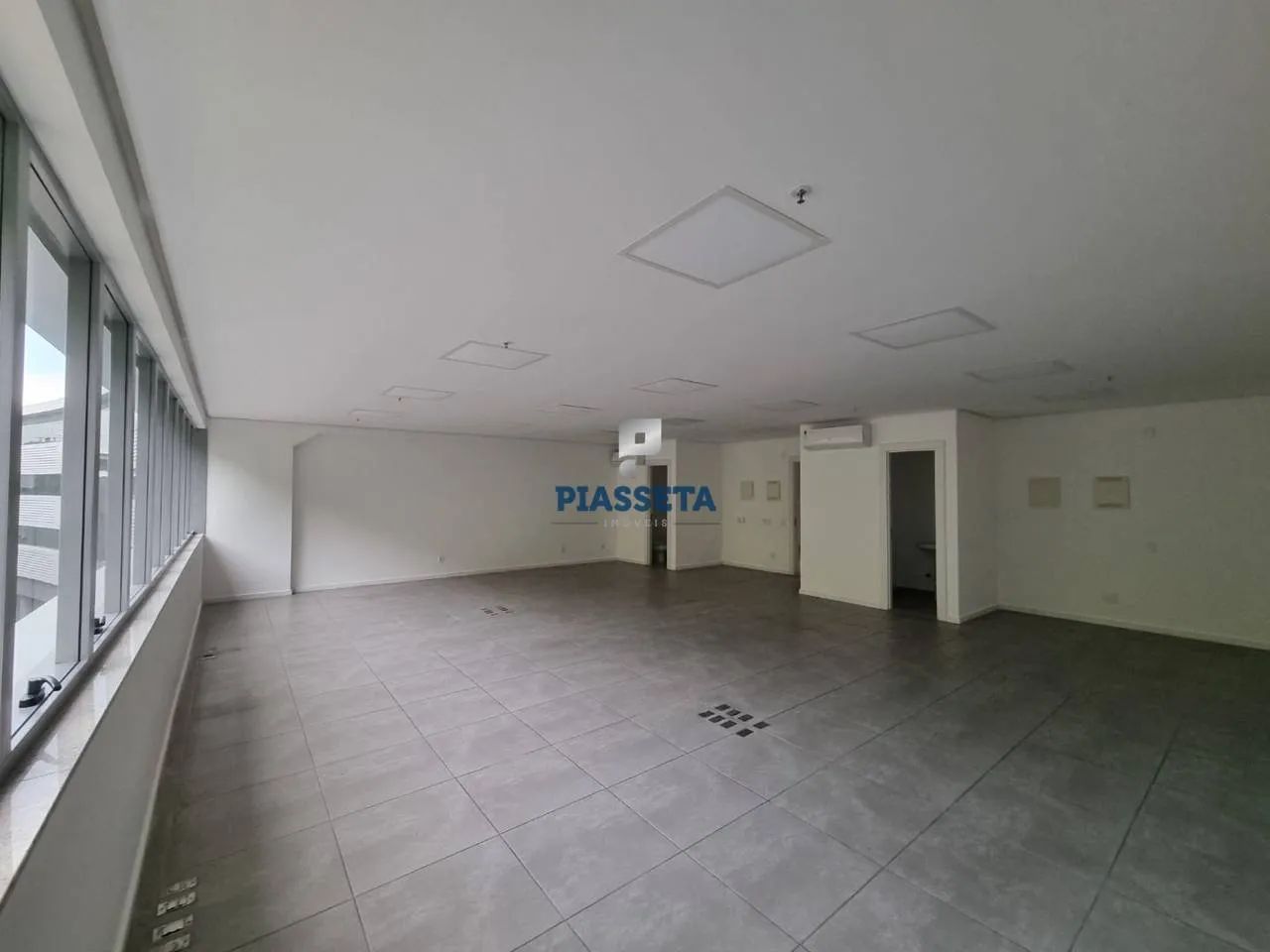 Sala com 101,73m² com vista para área verde pronta para uso no SC 401 Square Corporate - Foto 3