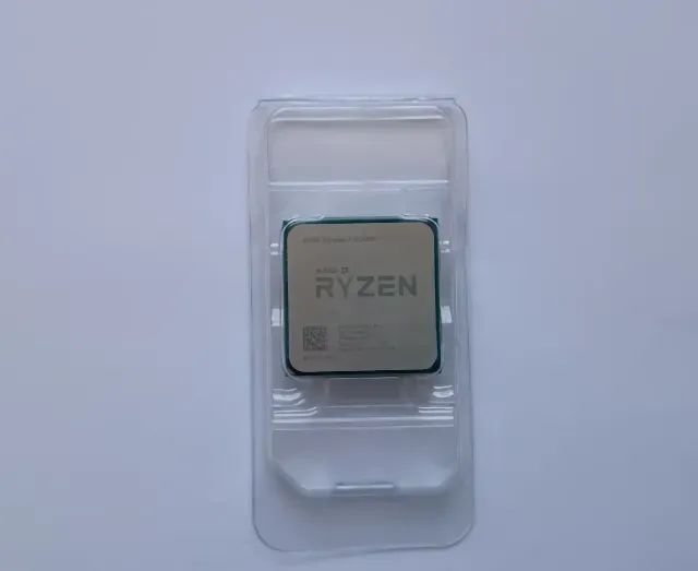Processador AMD Ryzen 3 3200G, 3.6GHz (4GHz Max Turbo), Cache 4MB, Quad Core, 4 Threads - Foto 4