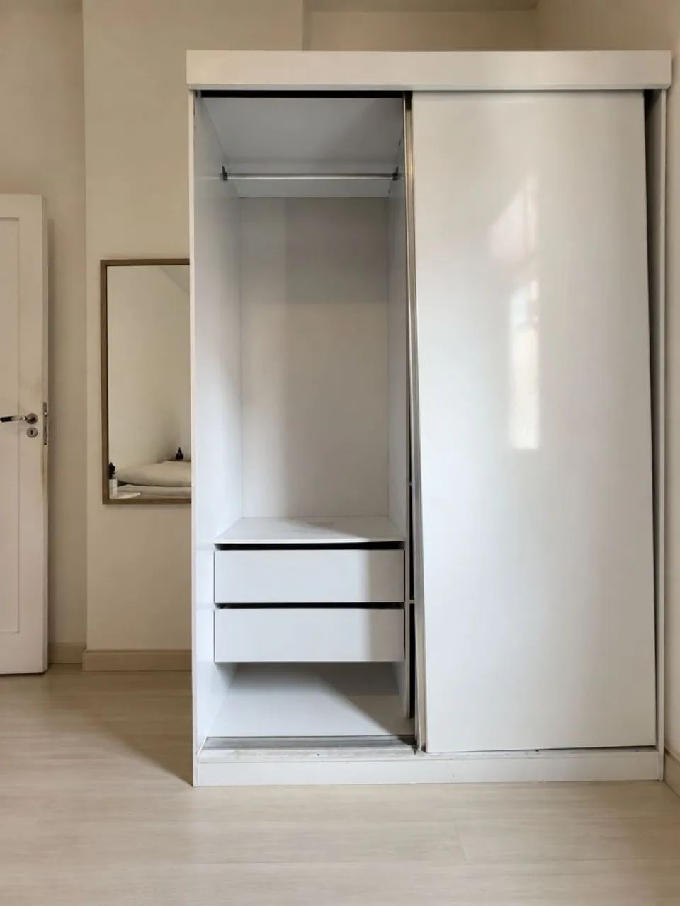 Guarda-roupa branco MDF  2 portas - Foto 2