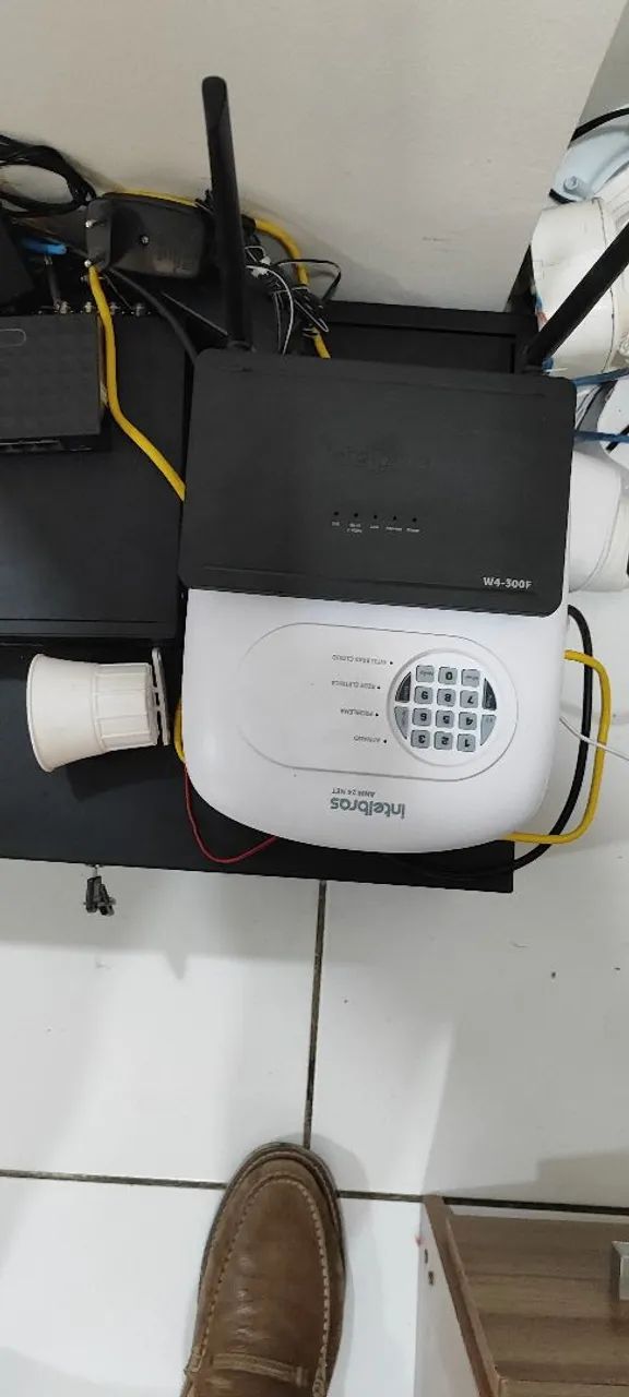 Central de câmeras e alarme - Super Conservado 65734678268291122