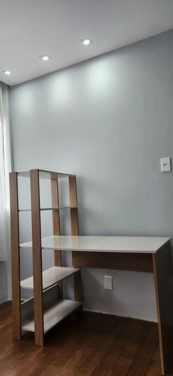 Escrivaninha com estante 1.21x 61