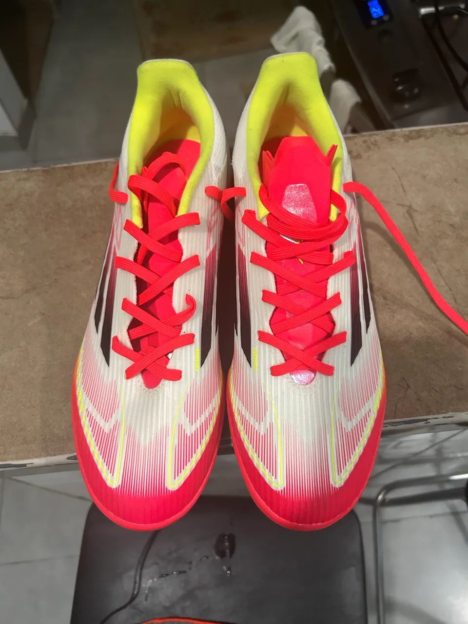 Chuteira adidas f50 nova  - Foto 2