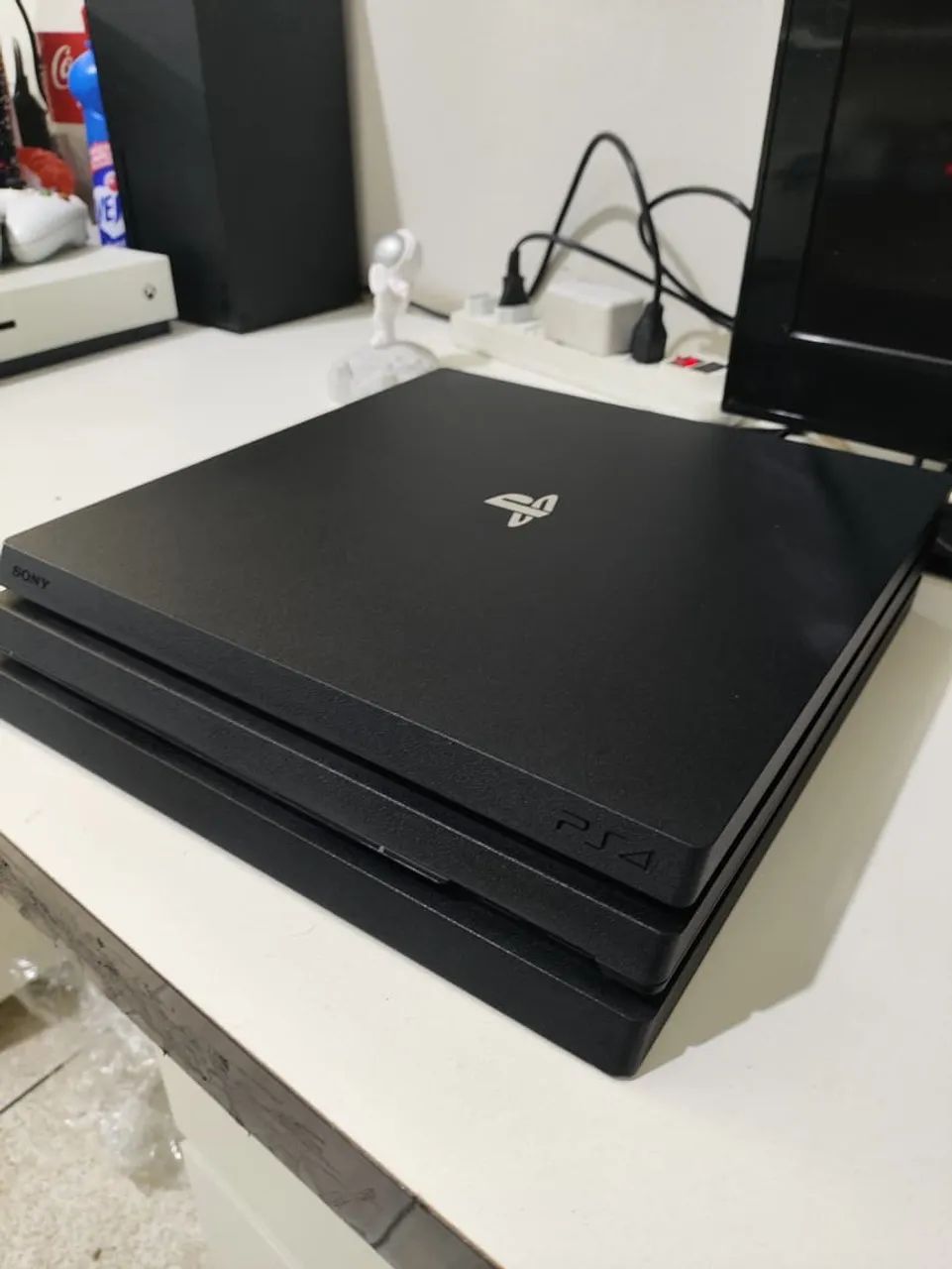 PS4 pro 1tb 2 controle com hall efect