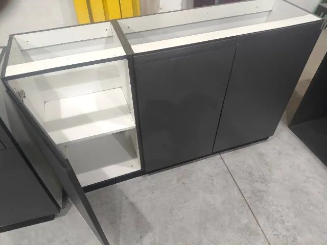 Bancada com 3 portas e prateleira 