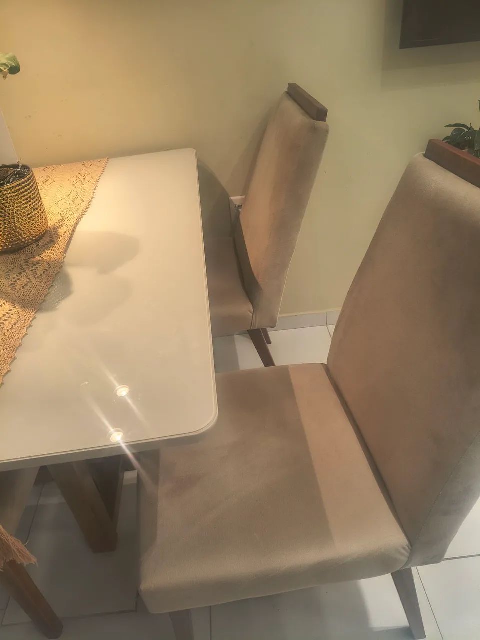 Mesa com 4 cadeiras 