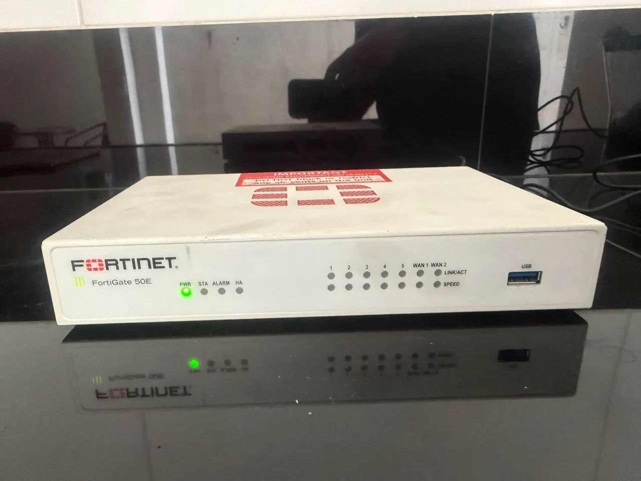 Firewall Fortinet Fortigate 50e (Usado) - Foto 2