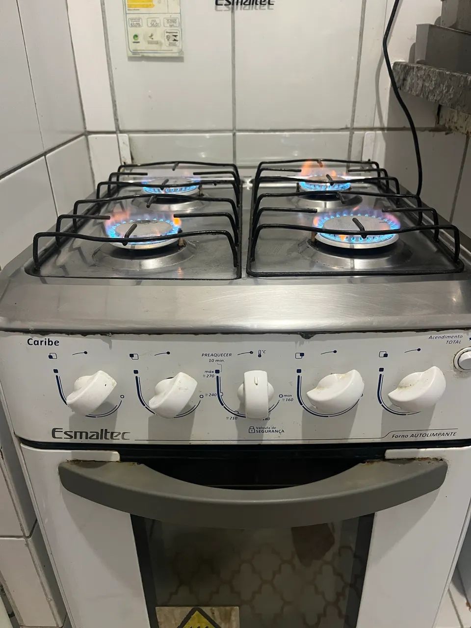 VENDO FOGÃO FUNCIONANDO PERFEITAMENTE - Foto 4