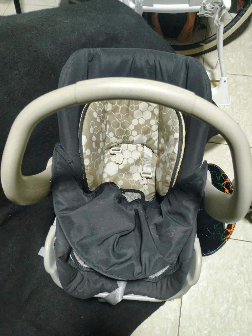 Carrinho de bebê, bebê conforto e cadeirinha de papa - Foto 4