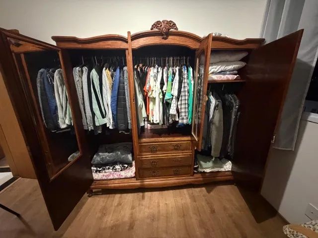 Guarda roupas antigo - Foto 4
