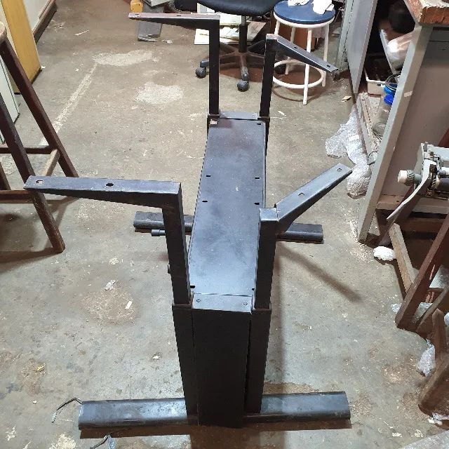 Mesa com Elevação Sem Tampo Usada - Foto 4