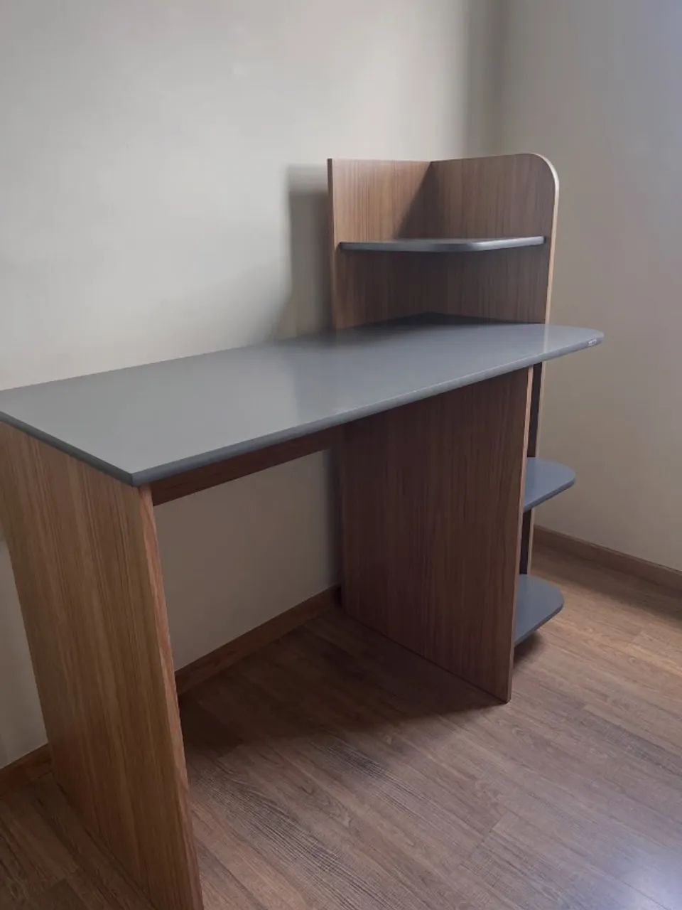 Promoção Mesa com Prateleira Lateral - 11/03/26  