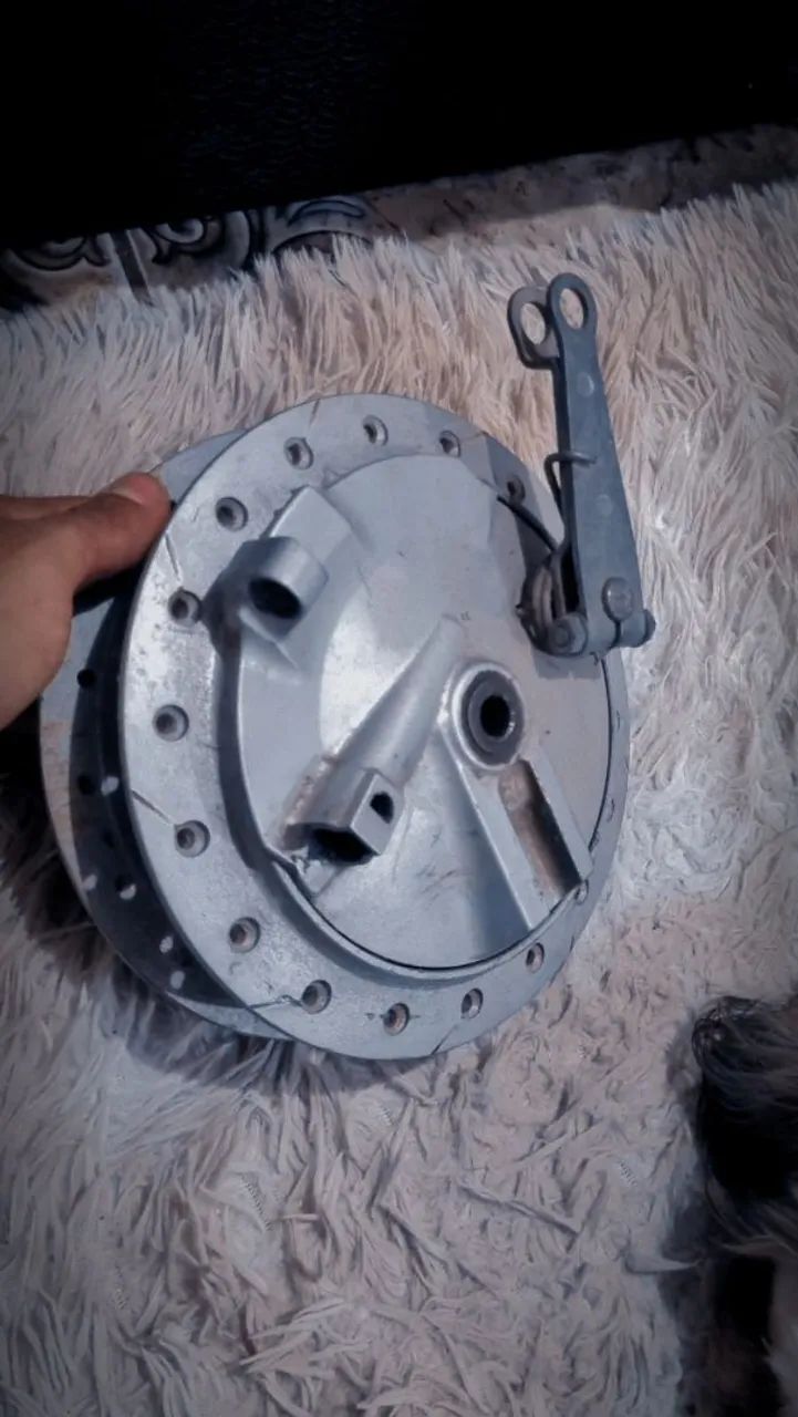 Cubo dianteiro de moto