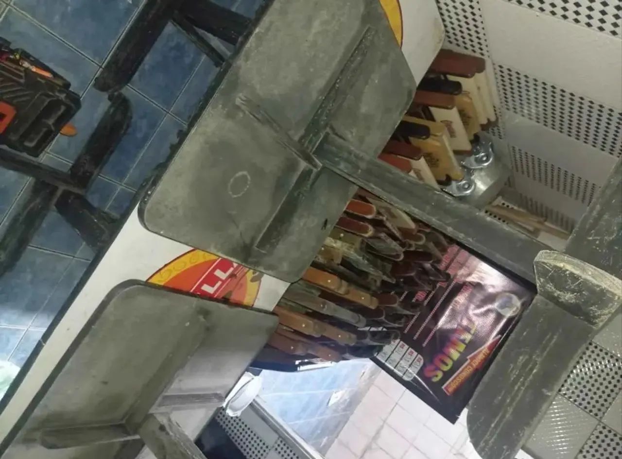 10 mesas e 24 cadeiras - Foto 4