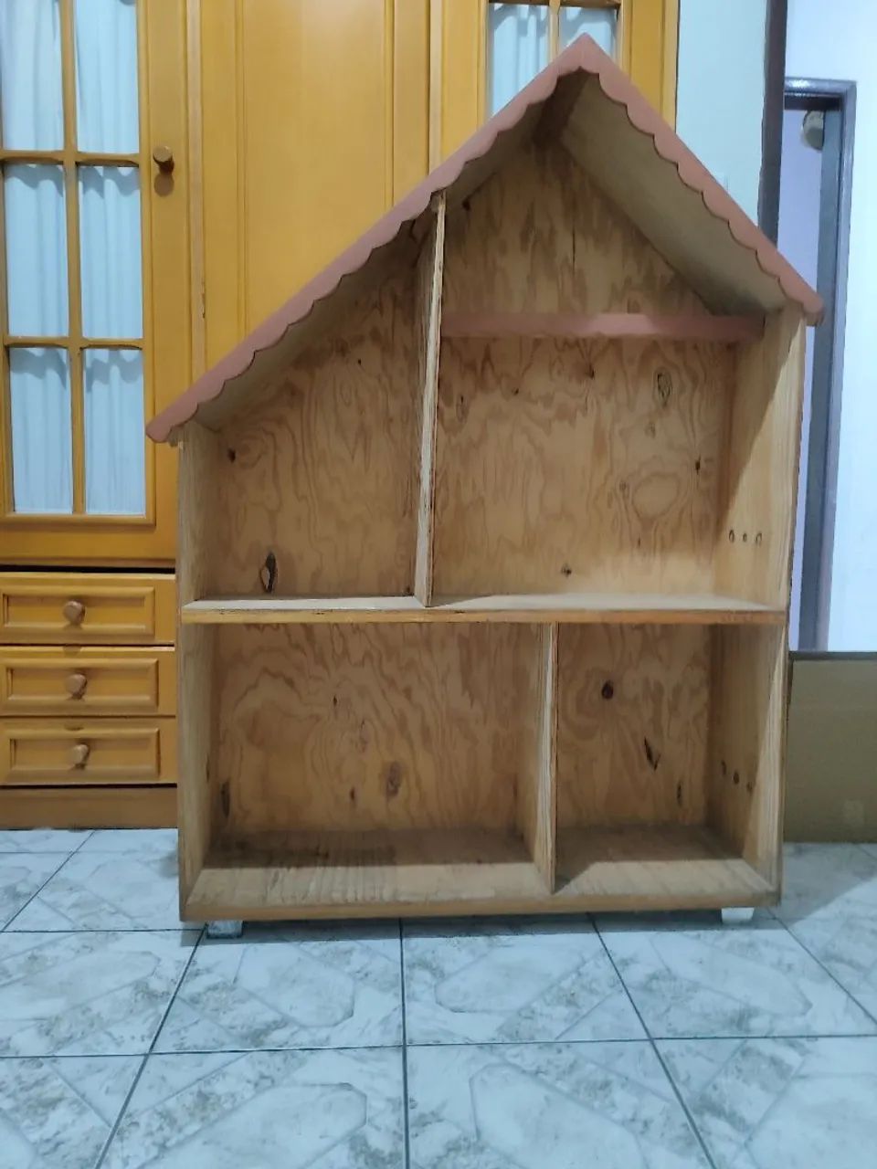 House-shaped shelf64962682606979123