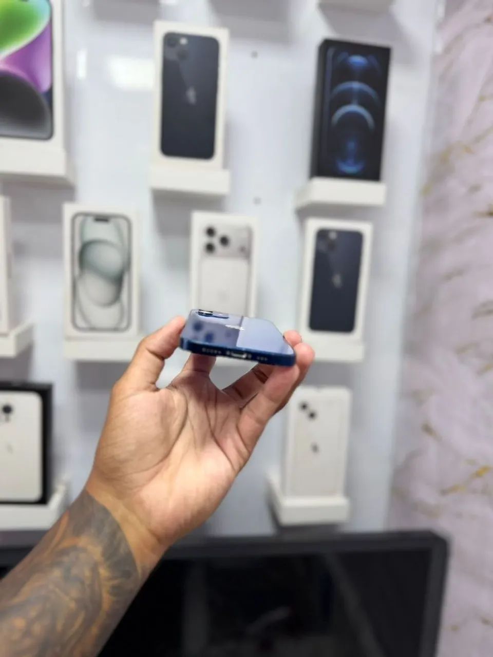IPHONE 12 128GB AZUL<br>R$ 1.699,00 TOP - Foto 3