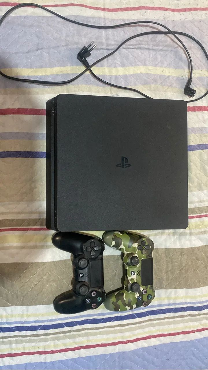Vende-se PlayStation 4