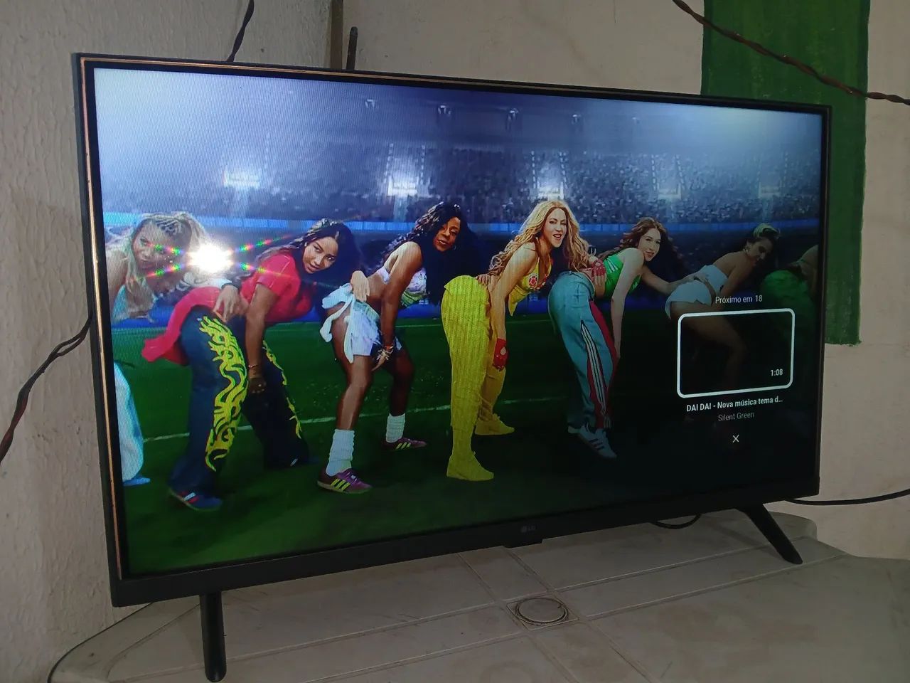 Tv Samart LG 32 + controle original  - Foto 3