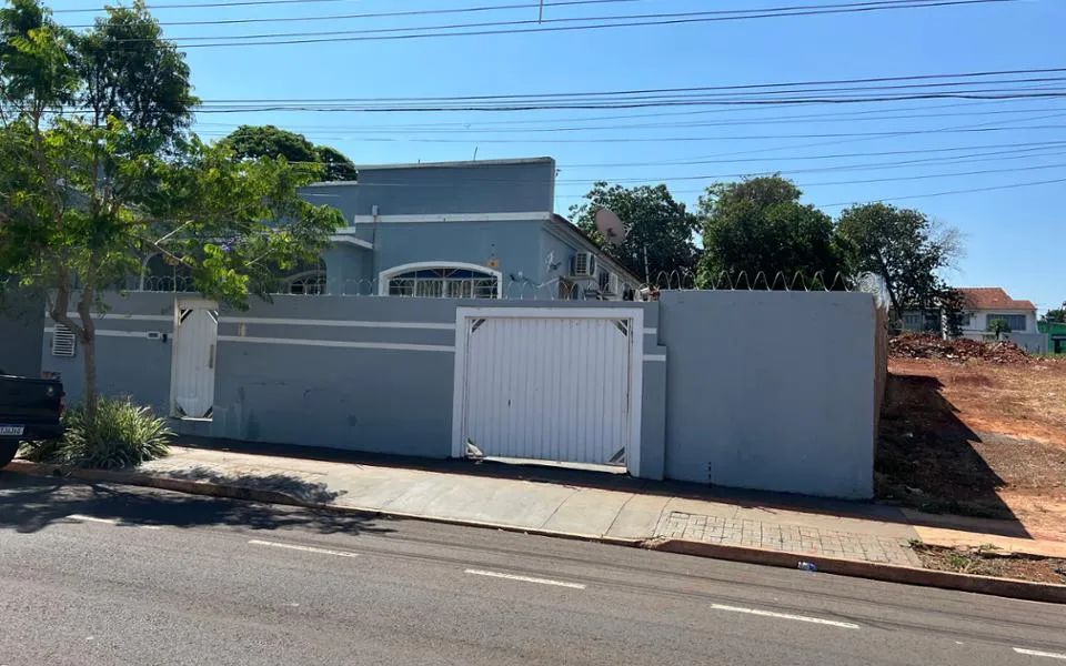 Lote com edificações esquina com a Rua Alan Kardec - Foto 3