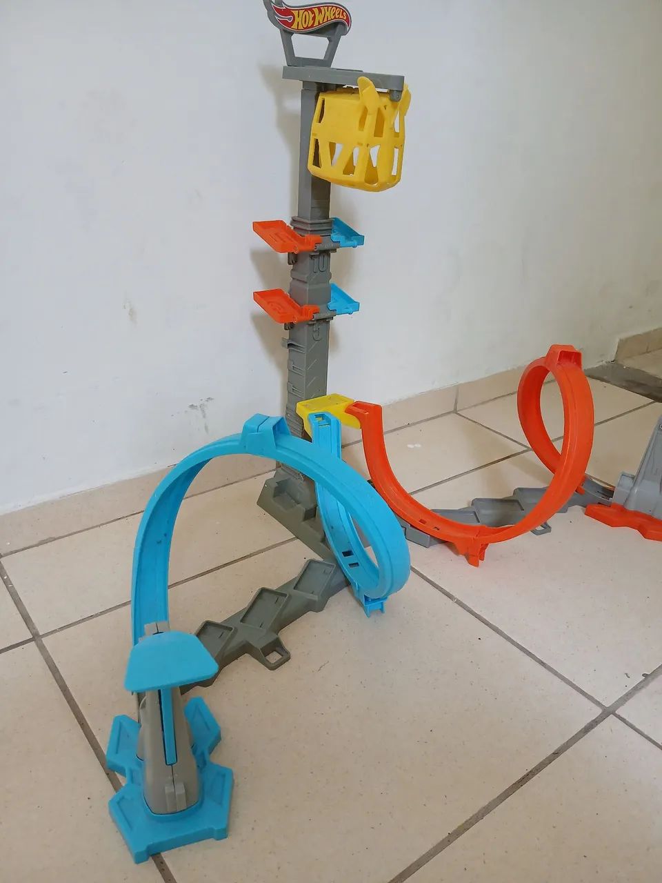 Pista hotwheels com carrinho  - Foto 3