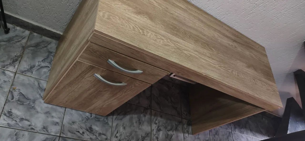 Mesa pra computador em bom estado 