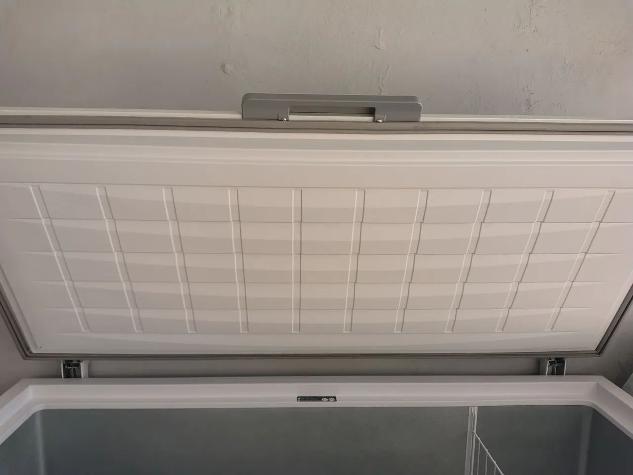 Freezer horizontal Eletrolux 513L inverter  - Foto 4