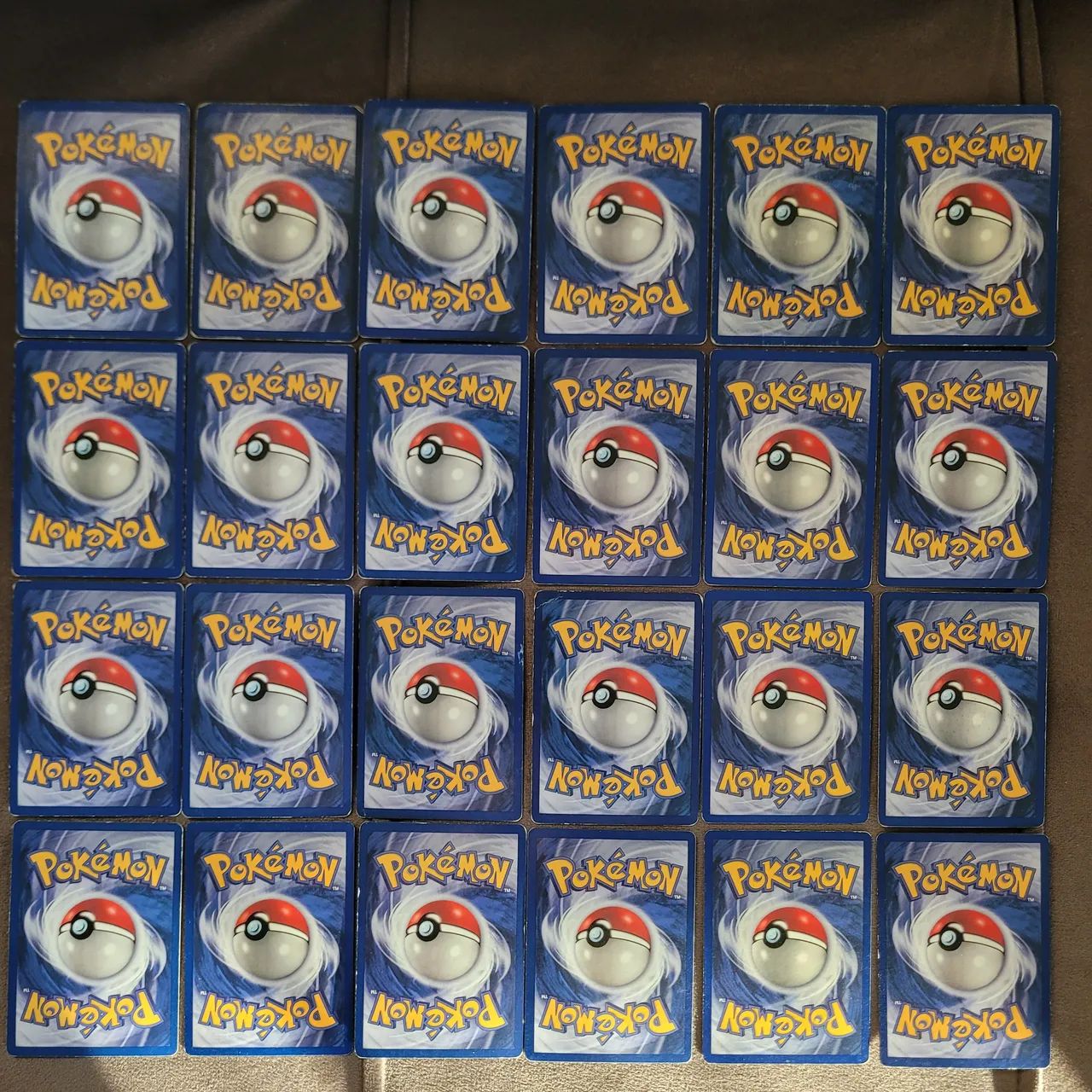 Lote com 24 cartas Pokémon Base Set Wizards of The Coast 1999 Lote