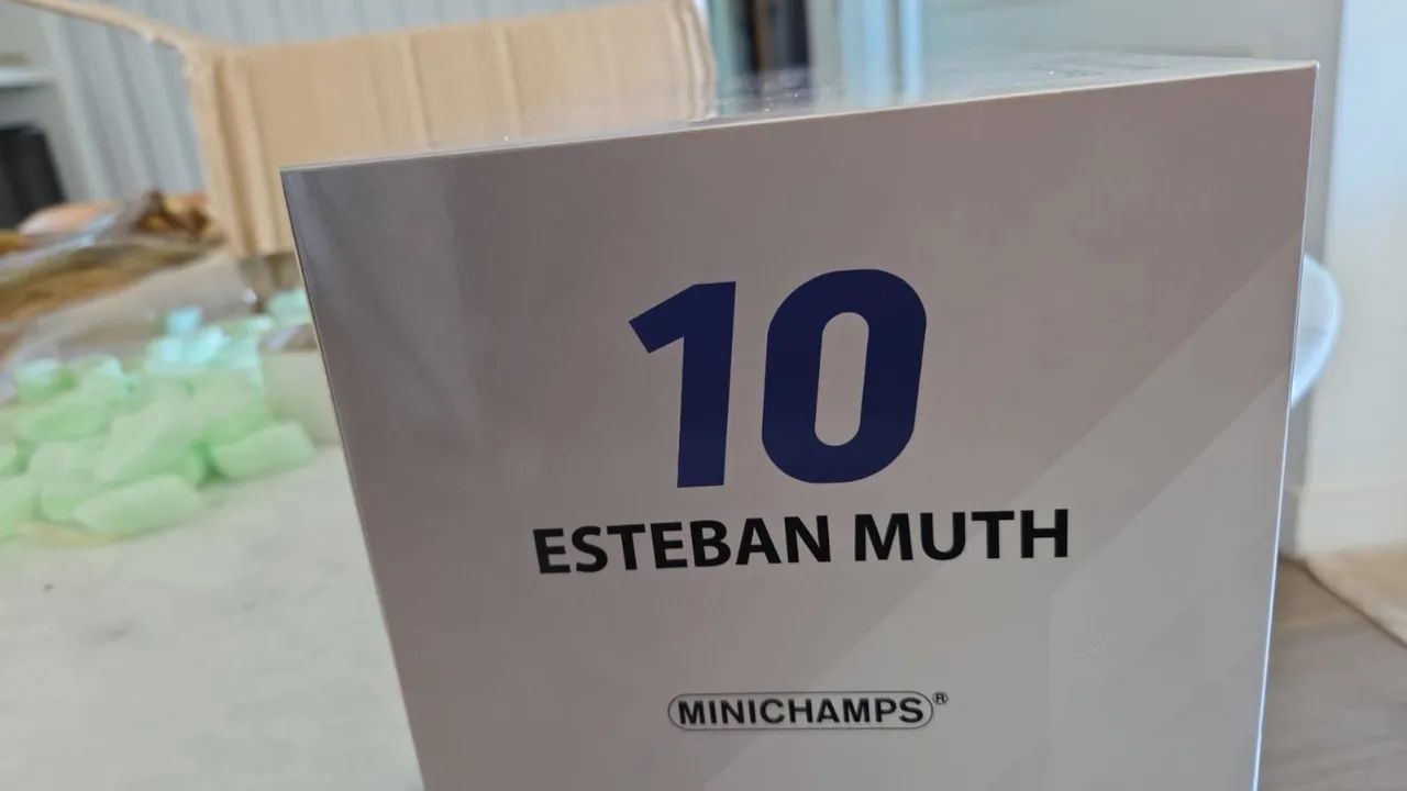 BMW M4 GT3 MINICHAMPS 1:18 - Foto 5