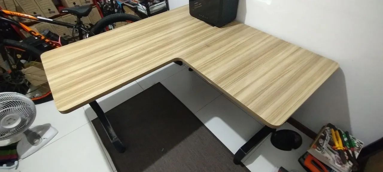 Mesa L com tampo em MDP 140cm x 140 cm x 70 cm - Foto 2