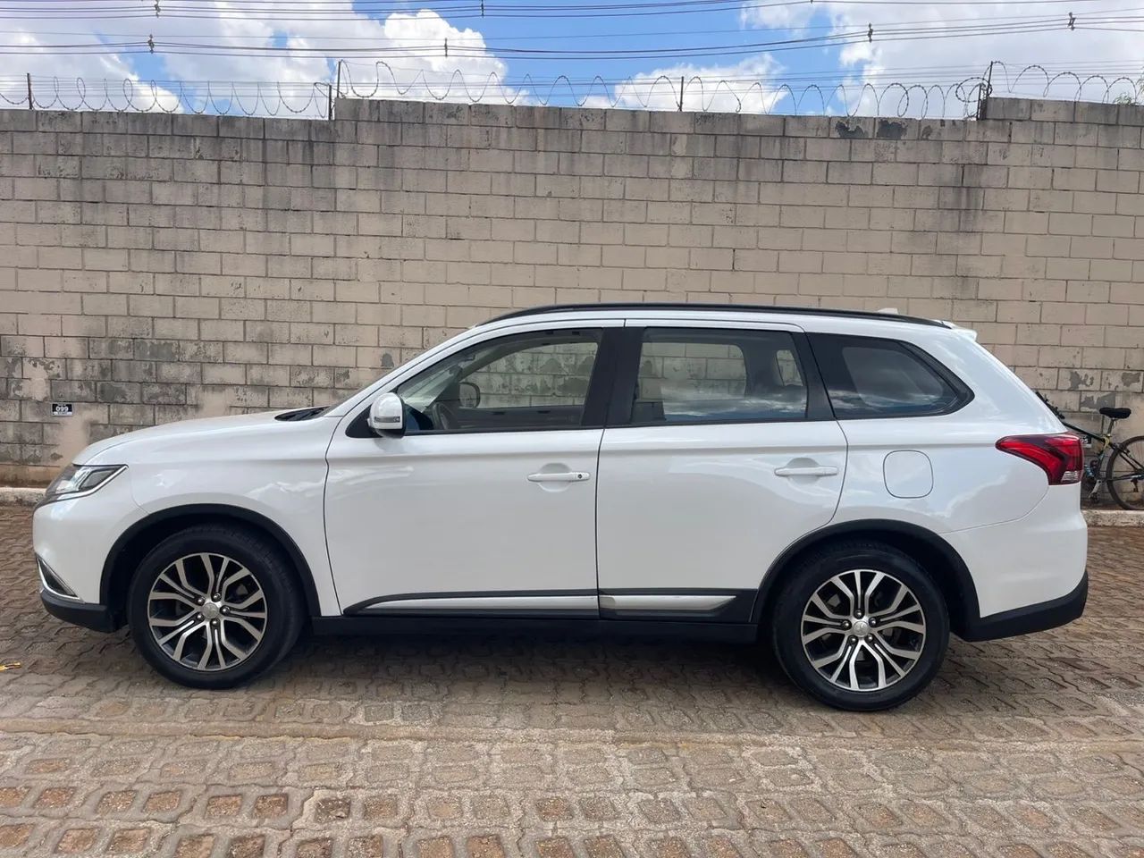 Mitsubishi Outlander 2.0 16V 160CV AUT. 2016