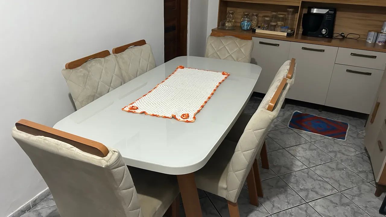 Mesa 6 cadeiras 